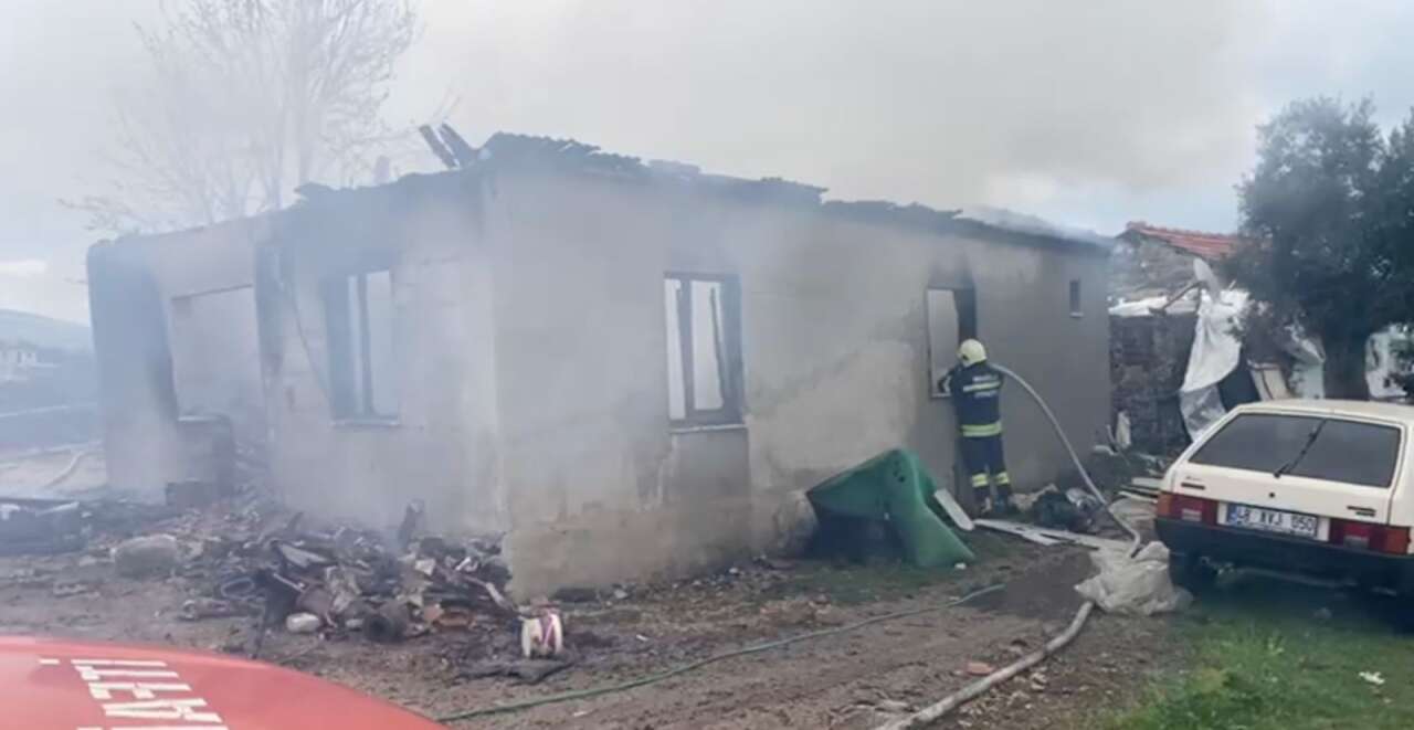 Yatağan’da Ev Yangını: Bir Ev Küle Döndü 4